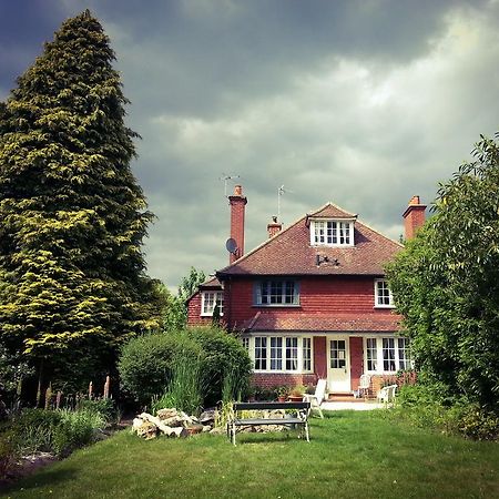 Rosemead Guest House Claygate Esterno foto