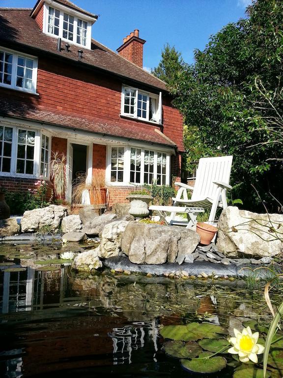 Rosemead Guest House Claygate Esterno foto