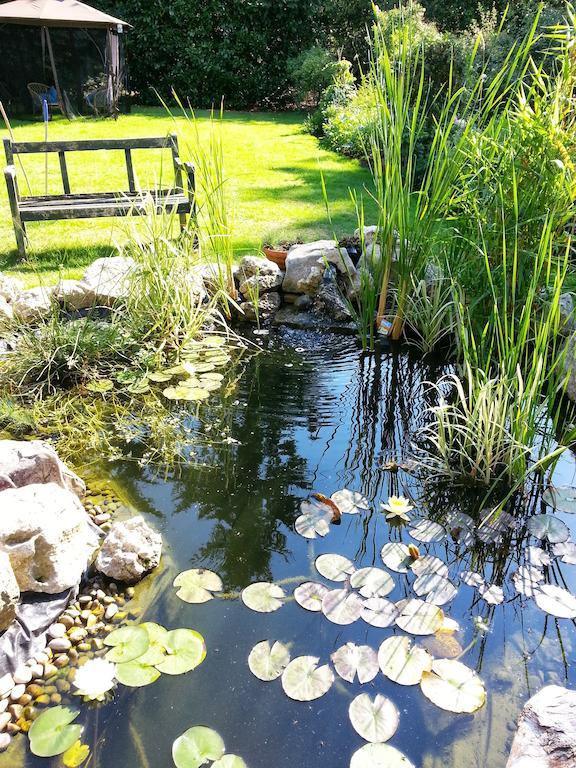 Rosemead Guest House Claygate Esterno foto