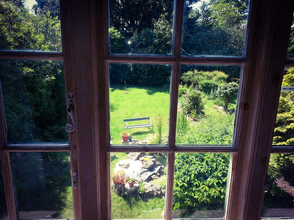 Rosemead Guest House Claygate Esterno foto