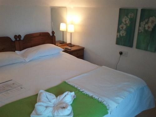 Rosemead Guest House Claygate Esterno foto