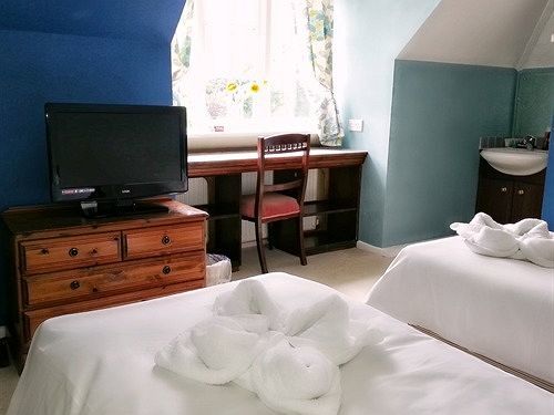 Rosemead Guest House Claygate Esterno foto