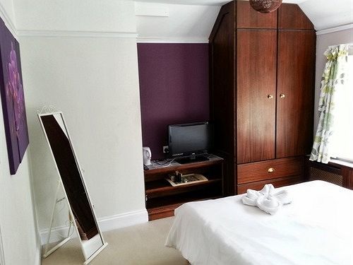 Rosemead Guest House Claygate Esterno foto
