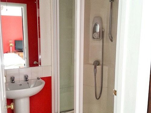 Rosemead Guest House Claygate Esterno foto